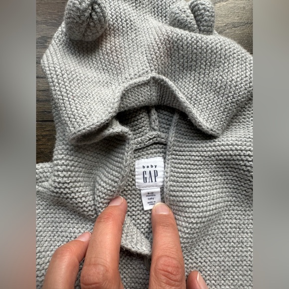Baby Gap grey button down sweater with bear ears 6-12month - Picture 2 of 3